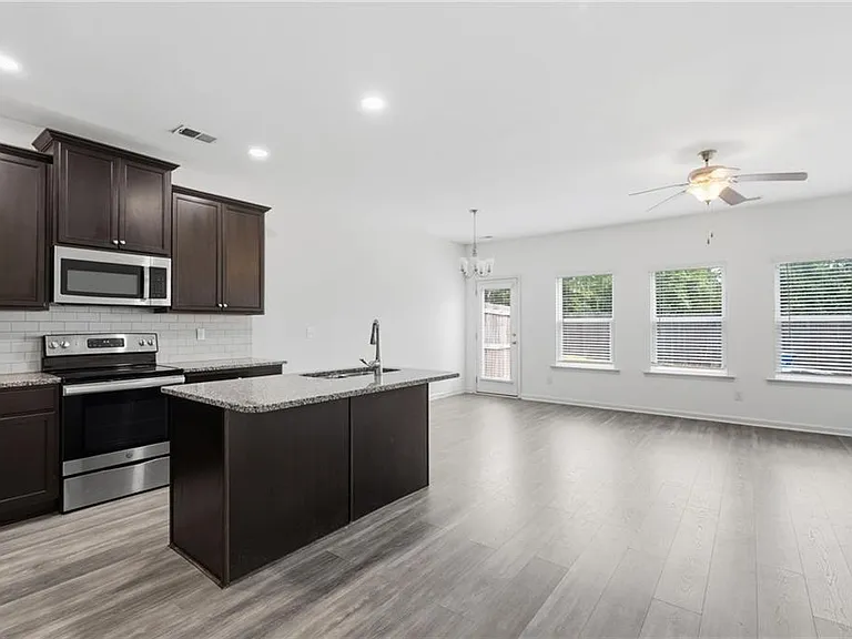 7134 Gladstone Cir — Photo 5