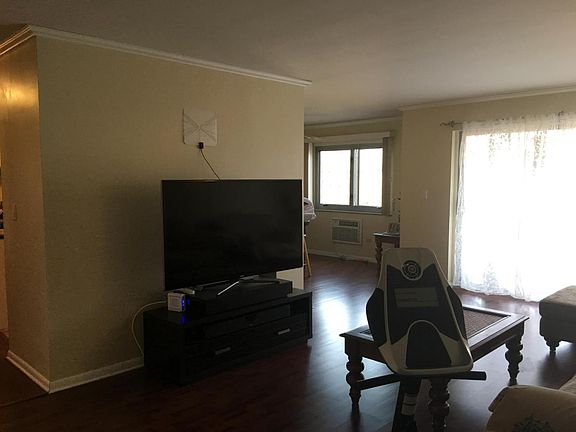 5th image of 401 S Grove Ave APT 3E