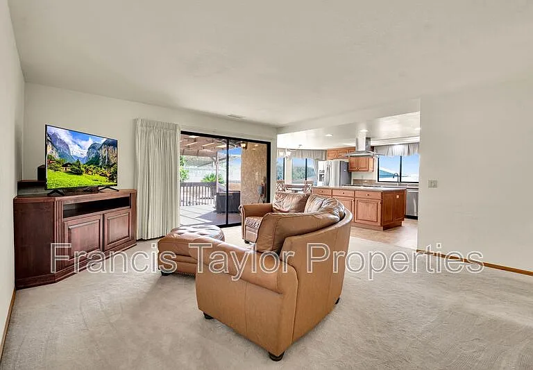749 Flagstone Ct — Photo 7