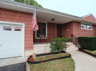 135 Jeffery Rd, Colonia, NJ 07067