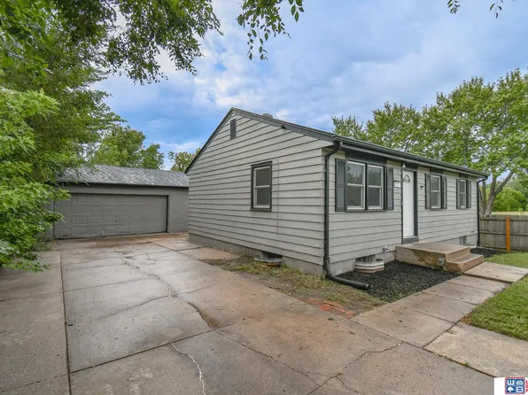 911 Adams St, Lincoln, NE 68521