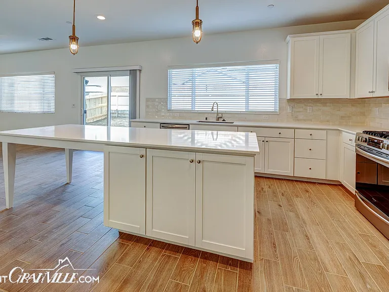 813 Blue Oak Ln W — Photo 4