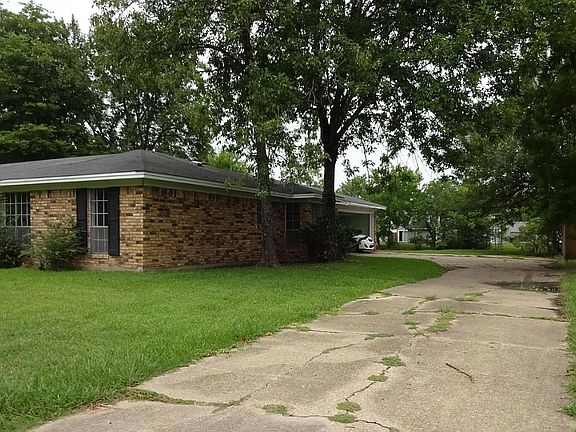 2nd image of 23 Magnolia Dr