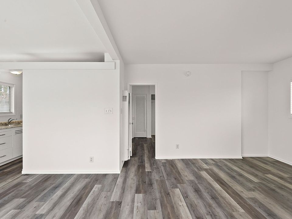 1st image of 811 Cory Dr #2
