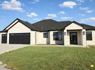 14100 E Willowgreen Cir, Wichita, KS 67230