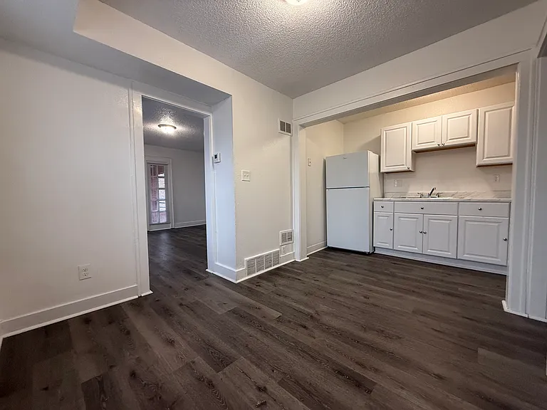 Stonewall Court Apts — Photo 6
