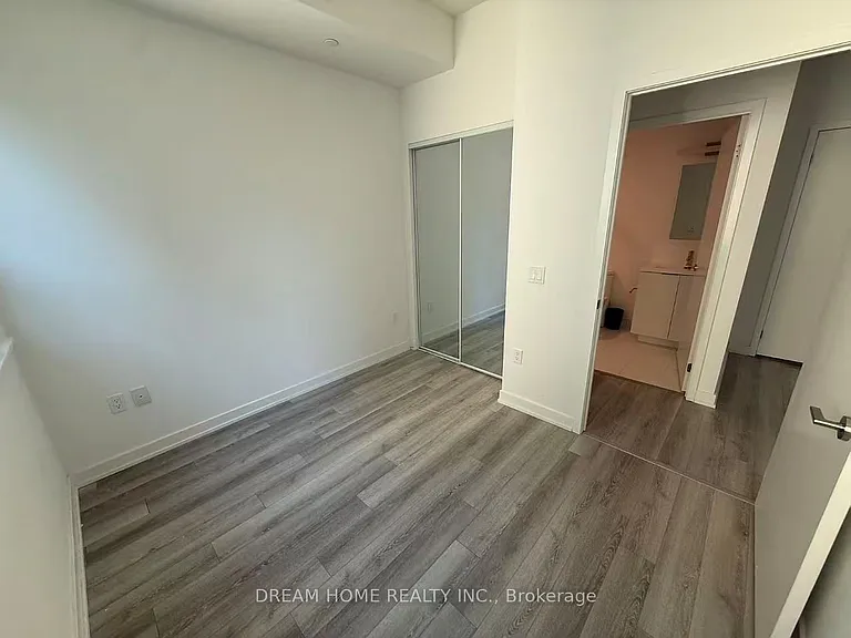 238 Simcoe St #702 — Photo 6