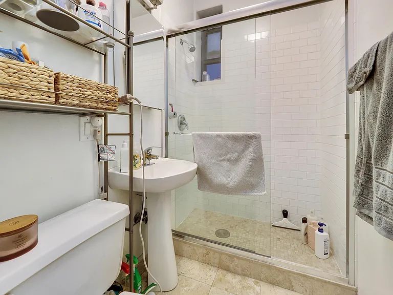 1561 N Wells St #2R — Photo 10