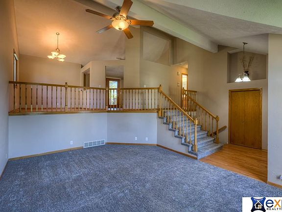 4th image of 307 Charleston Dr