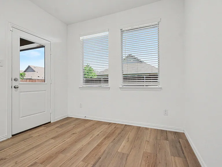 1118 Mahogany Ln — Photo 16