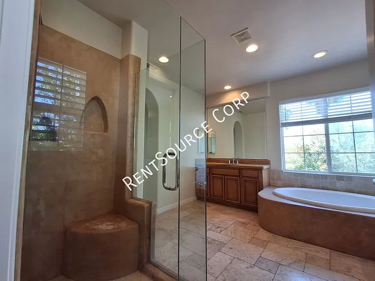 24310 Las Palmas St — Photo 35