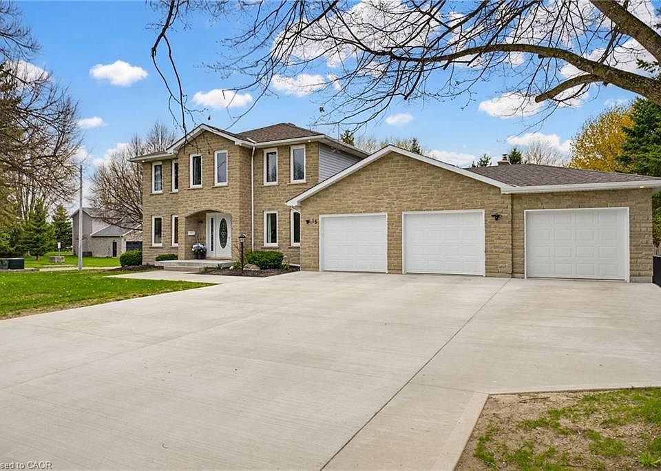 1st image of 15 Danube Dr