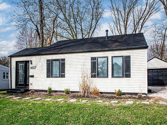 2nd image of 4607 N Edgebrook Dr