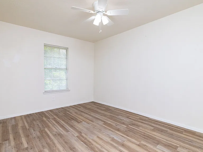 424 Westview Ter — Photo 15