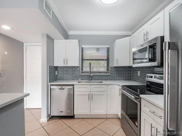 6020 Shakerwood Cir APT 106, Fort Lauderdale, FL 33319