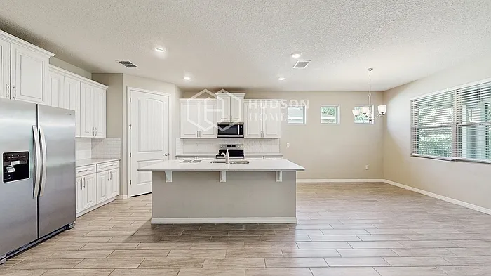 1527 Lyonsdale Ln — Photo 8