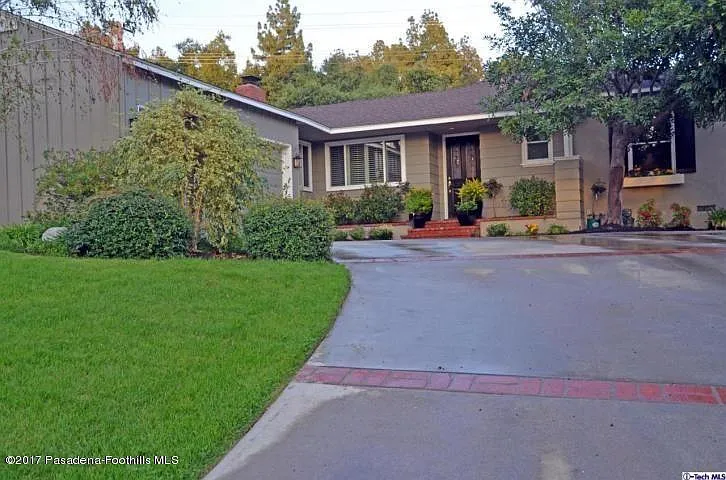 3 bed, 1464 sqft, $6,000 — Photo 1