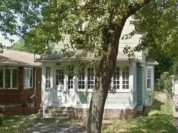 2936 McKoon Ave, Niagara Falls, NY 14305
