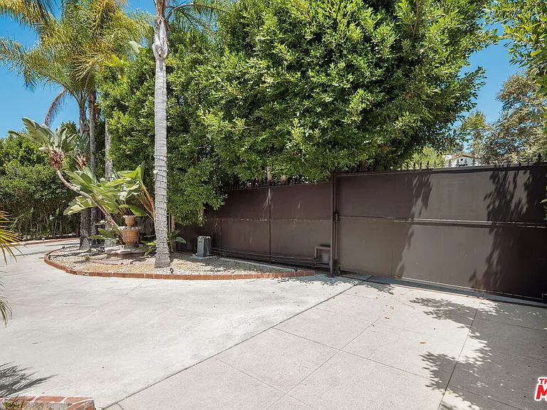 4734 Los Feliz Blvd — Photo 37