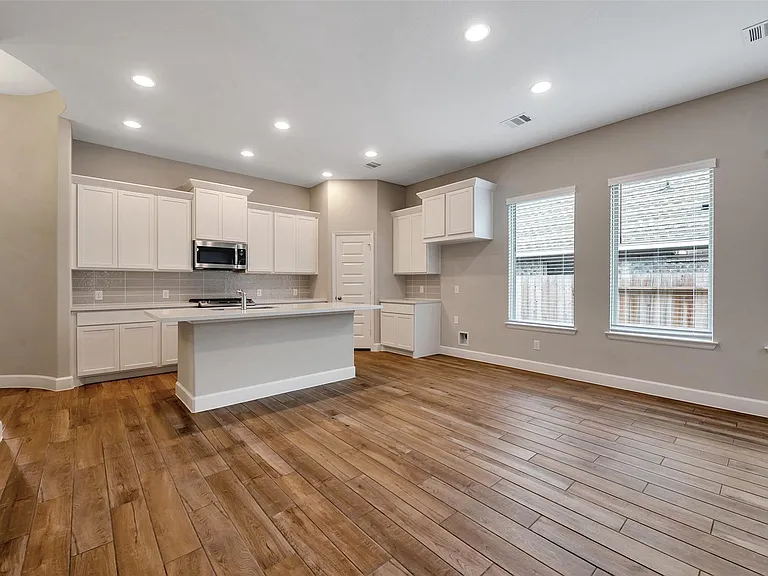 1328 Wicklow Forest St — Photo 14