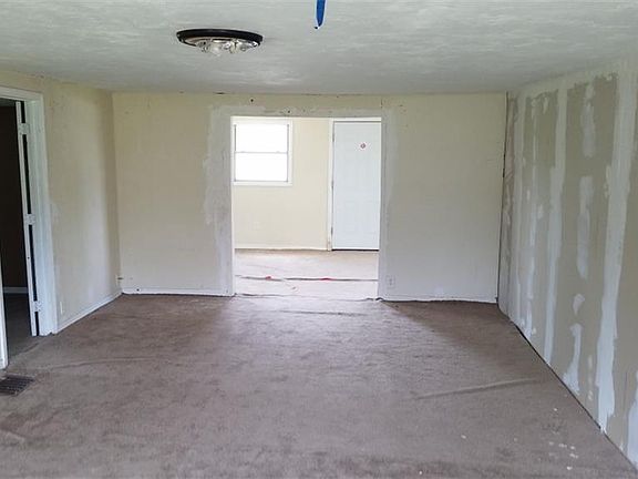 2nd image of 401 Avenue S SW