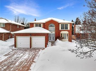 95 Old Meadow Ln, Waterloo, ON N2T 1V2