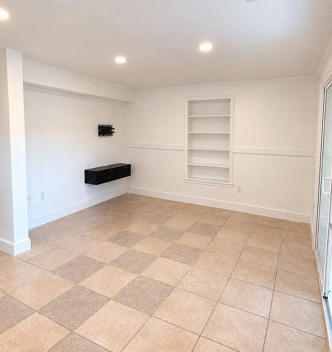 2 bed, 800 sqft, $2,000 — Photo 2