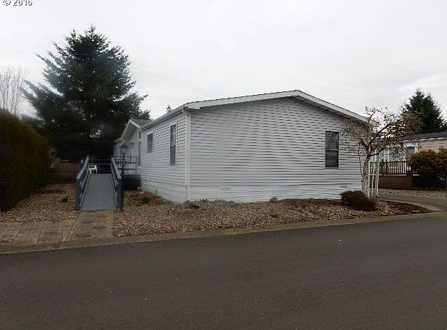 1st image of 5101 NE 121st Ave Unit 14