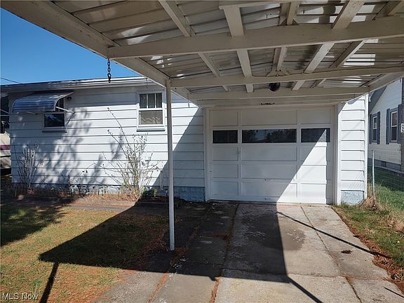 2nd image of 2833 SE Riverside Park Dr