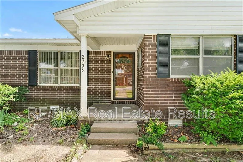 3 bed, 2.0 bath, 1702 sqft, $1,750 — Photo 4