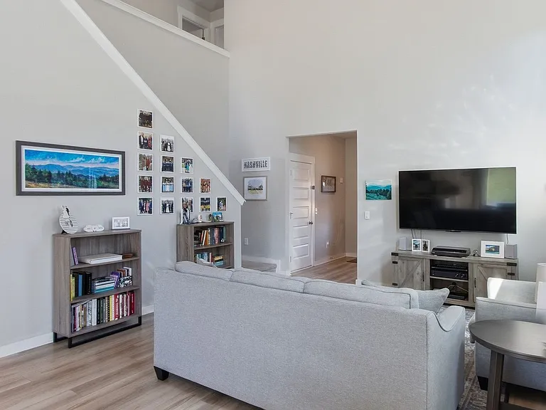 277 Casper Dr — Photo 9