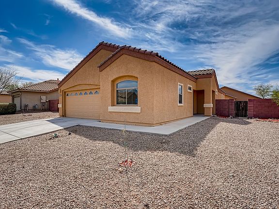 2nd image of 1048 E Stronghold Canyon Ln