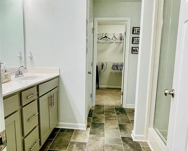 115 Edgestone Dr — Photo 24