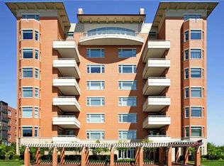 800 S Hanley Rd #140, Saint Louis, MO 63105