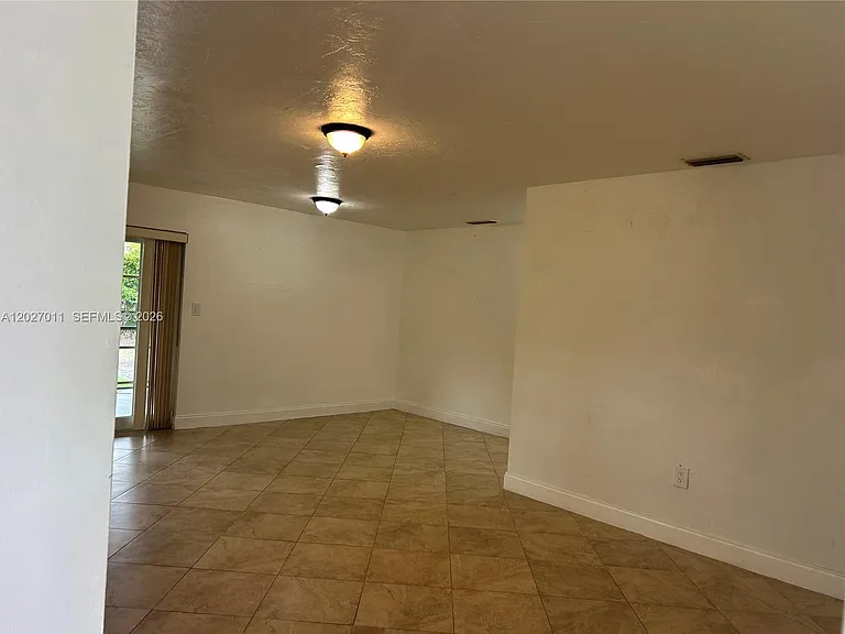 20225 SW 106th Ave — Photo 3