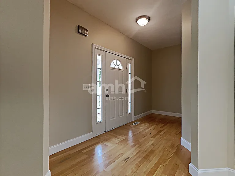 8123 Chestnut Hill Ln — Photo 9