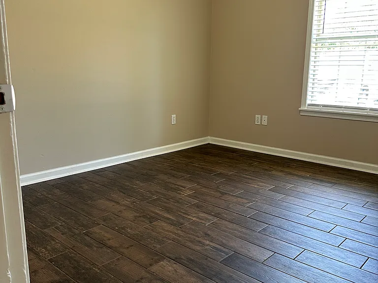 802 Johnston Cv — Photo 13