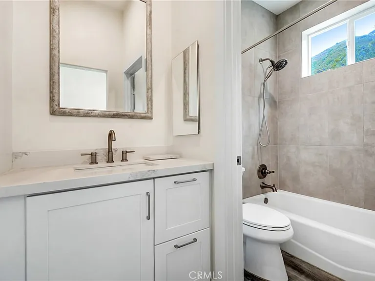 821 Melody Ln — Photo 15