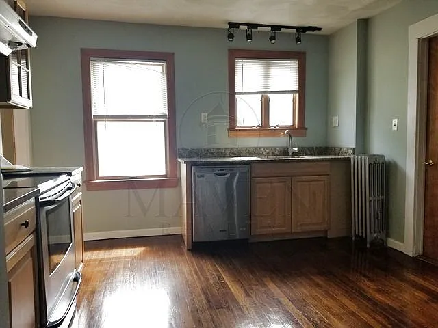 130 Albion St #3 — Photo 6
