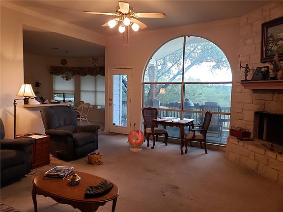 4th image of 21515 Lakefront Dr