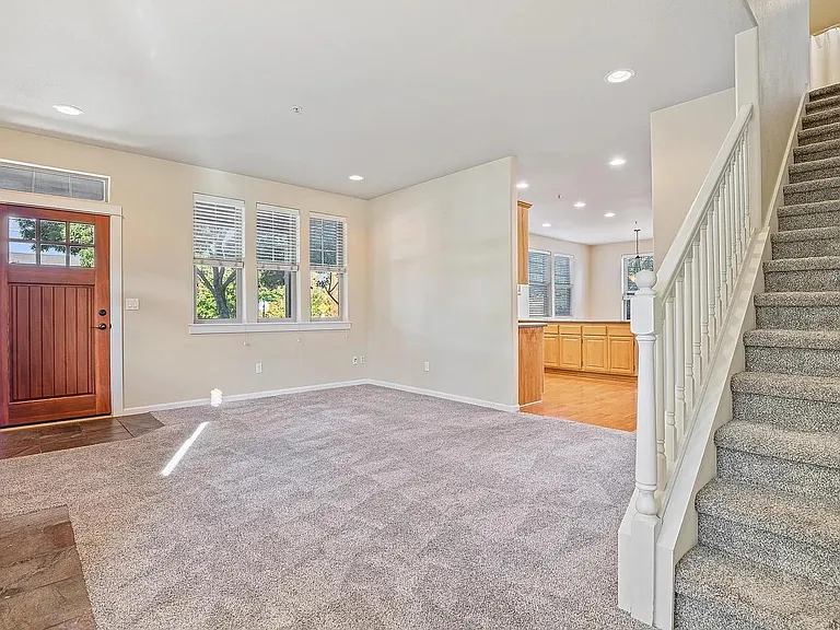 2203 Dollarhide Way — Photo 3