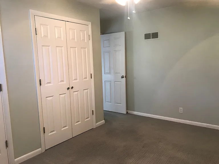3409 N California Ave — Photo 9
