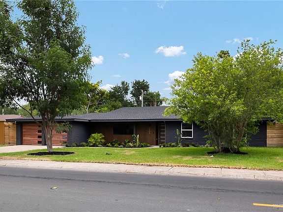 2nd image of 1504 La Vista Ave