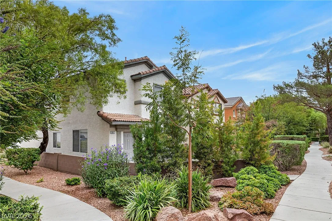 2 bed, 2.5 bath, 1261 sqft, $1,900 — Photo 4