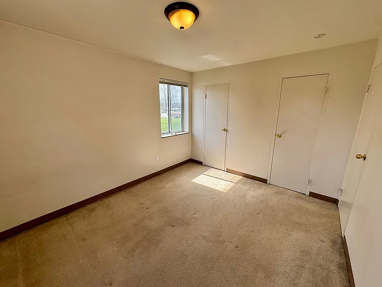 816 Perry Highway — Photo 14