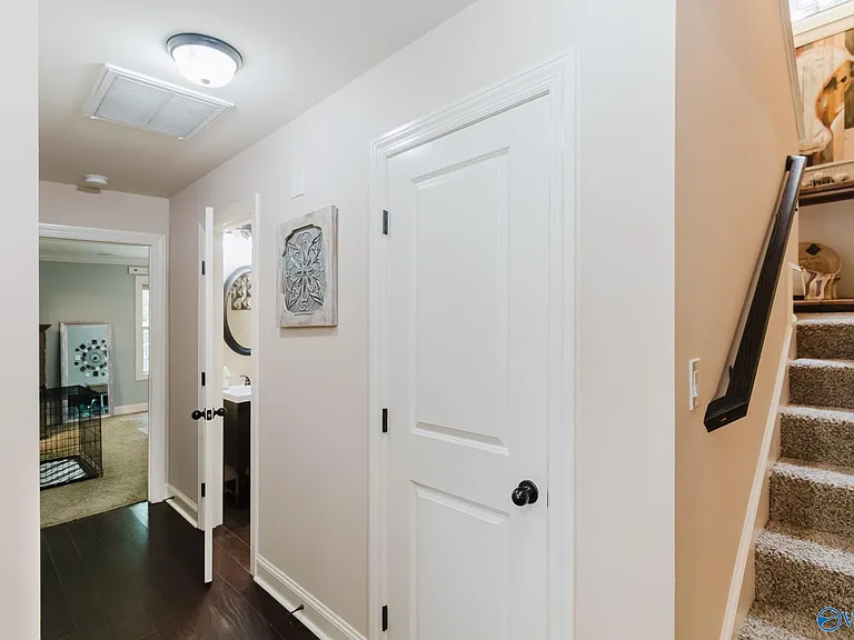 211 Ward Ave NE — Photo 15