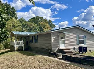 9360 Five Points Rd, Athens, OH 45701