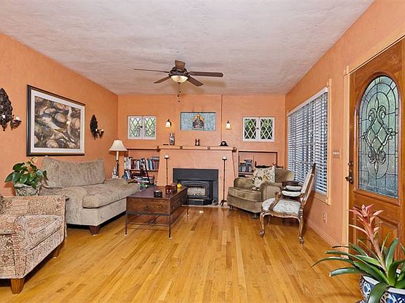4th image of 408 Topa Topa Dr