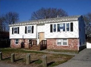 65 Angell Rd, Narragansett, RI 02882