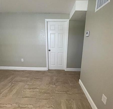 5th image of 2507 Avenue L